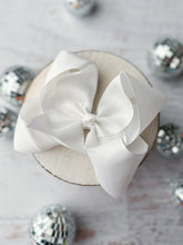 Load image into Gallery viewer, 5.5" Oversize Grosgrain Hair Bows (Multiple Colors)

