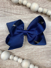 Load image into Gallery viewer, 4.5" Classic Scalloped Hair Bows (Multiple Colors)
